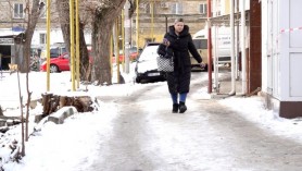 Haos la Bălți. În ultima săptămână 51 de persoane au ajuns la spital după ce au alunecat pe trotuarele pline cu gheață